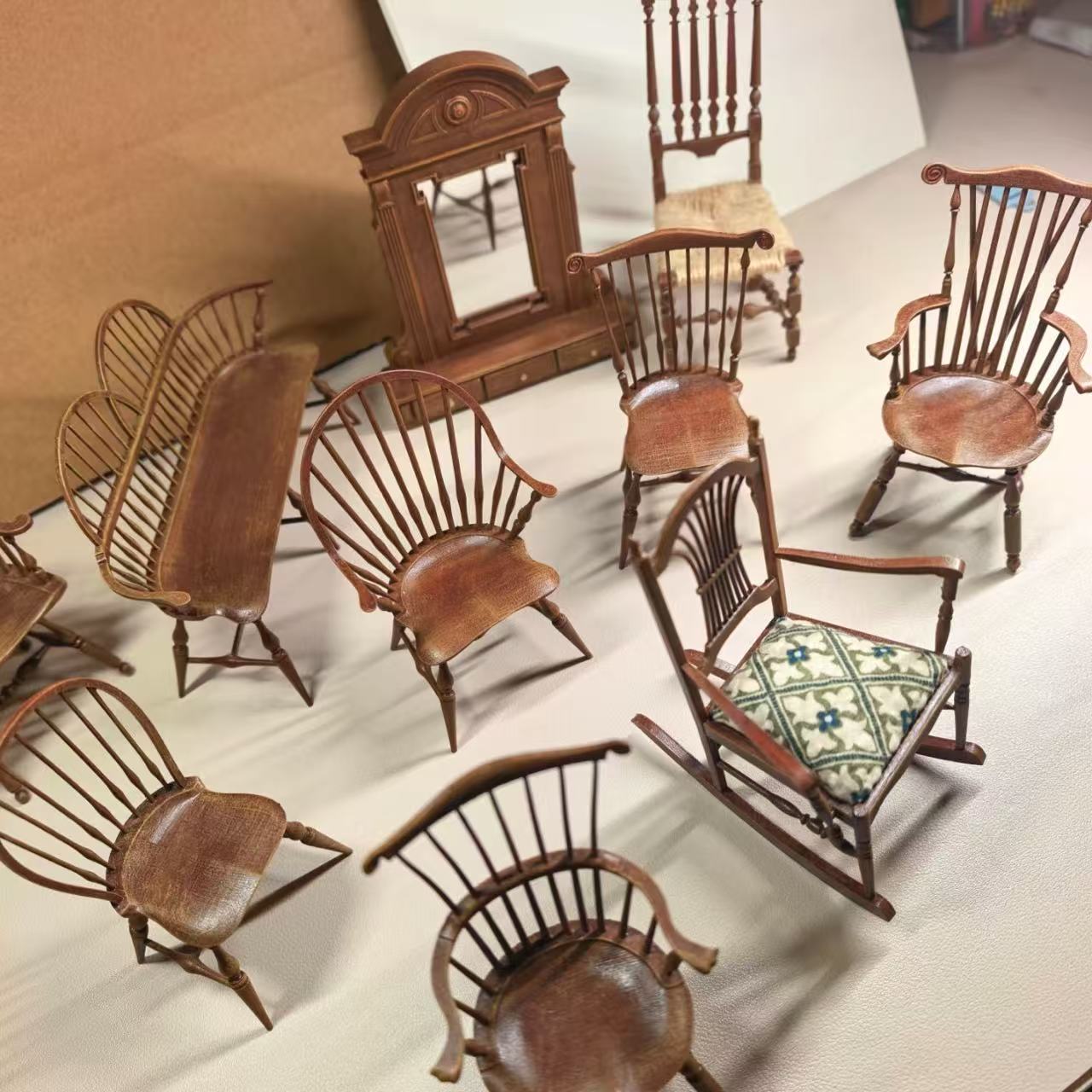 ชุดเก้าอี้วินด์เซอร์วินเทจขนาด - Dollhouse Furniture Set บทวิจารณ์และราคา